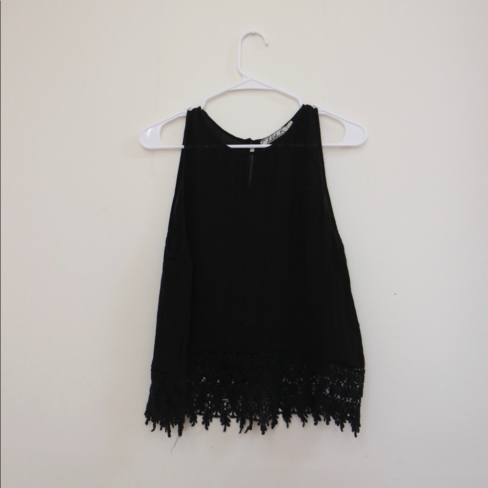 🔥🔥🔥CLEAN OUT SALE BLACK TANK WITH LACE LINING
